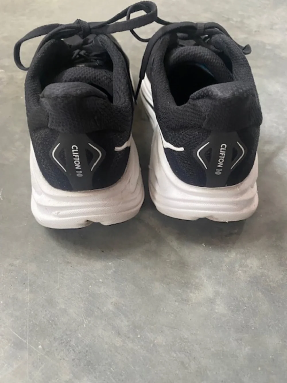 Hoka Black And White Clifton 10 Running Sneakers Size 9 - Picture 6 of 11